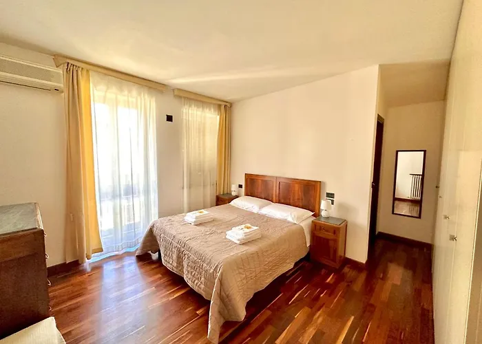 Royal Domus - Via Mazzini *